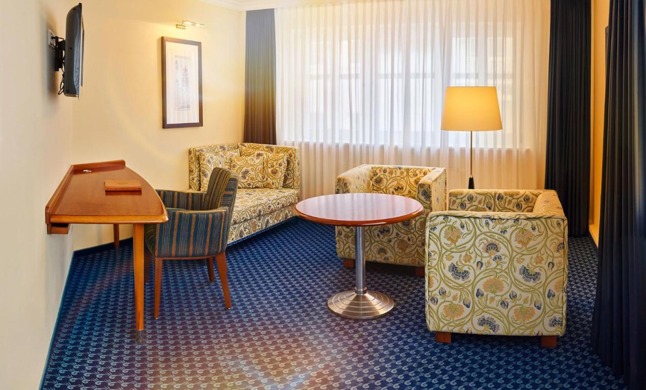 Neptun Hotel Kuhlungsborn Bagian luar foto