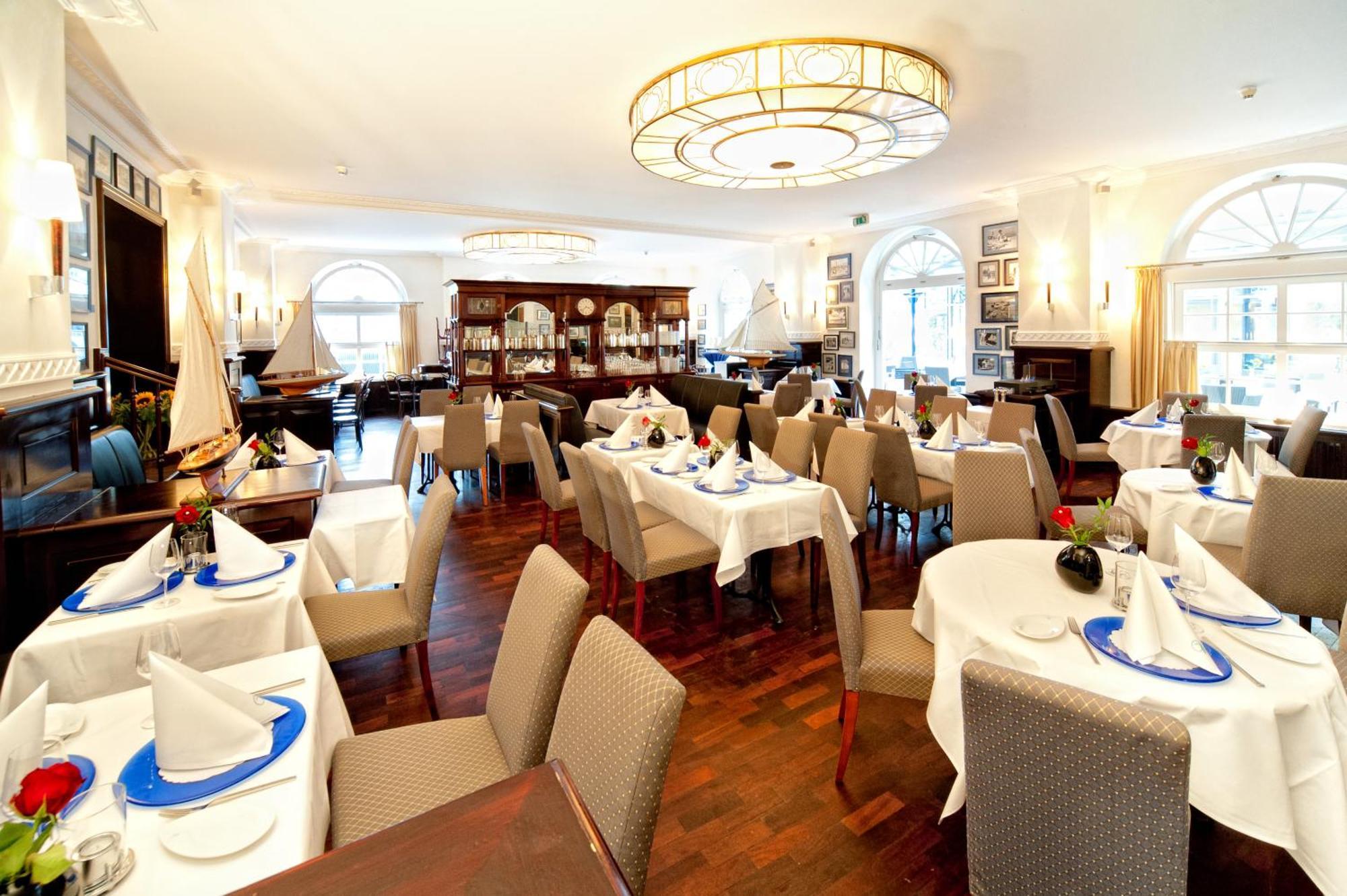 Neptun Hotel Kuhlungsborn Bagian luar foto